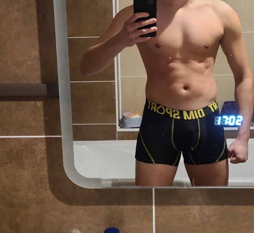Profil de Sanel, 24 ans, Rencontre Gay France à Feuges