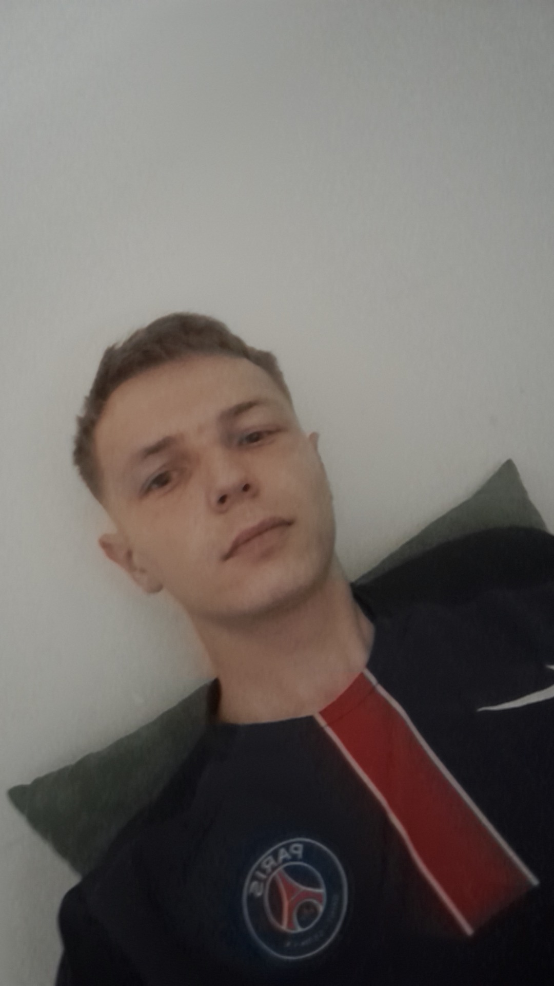 Profil de Lee-roy, 24 ans, Rencontre Gay France à Saint-Michel