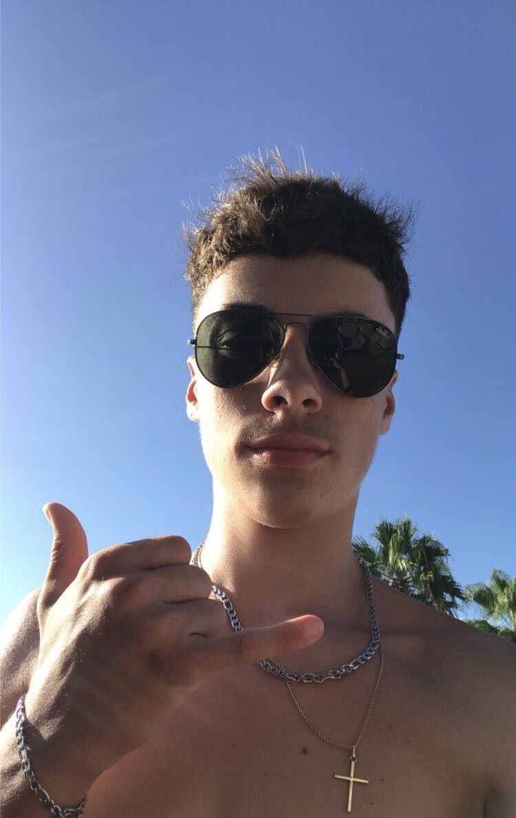 Profil de Ezzeddine, 21 ans, Rencontre Gay France à Devecey
