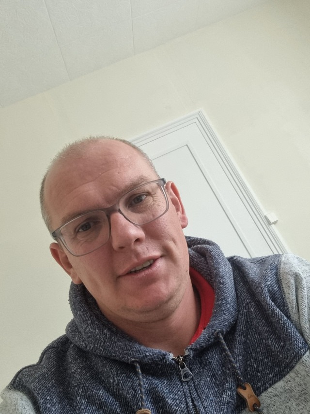 Profil de Theogene, 42 ans, Rencontre Gay France à LesTroisLacs