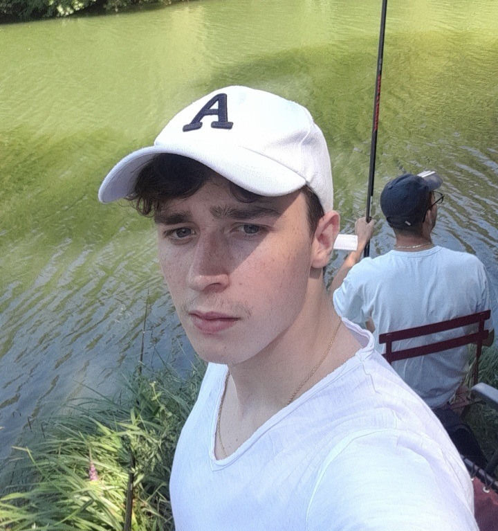 Profil de Anakin, 22 ans, Rencontre Gay France à Livet-et-Gavet