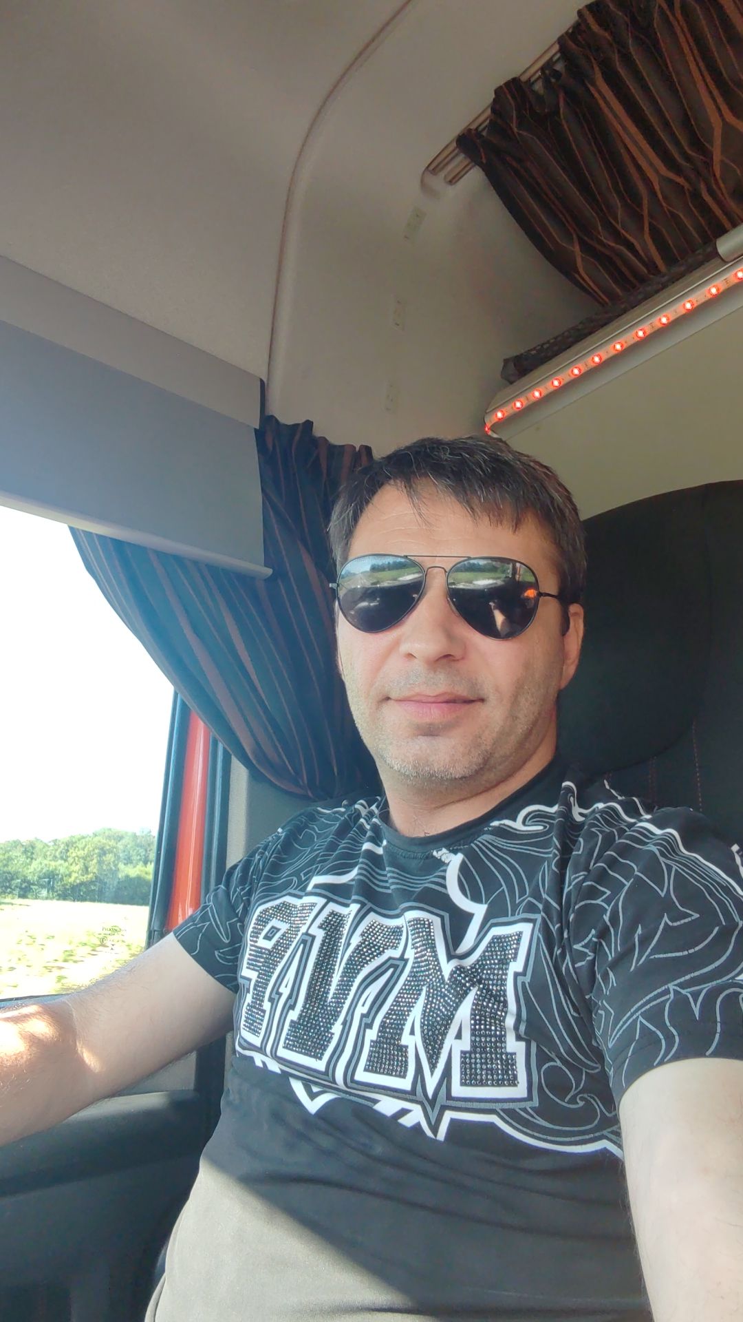 Profil de Santiago, 48 ans, Rencontre Gay France à Villette-sur-Ain