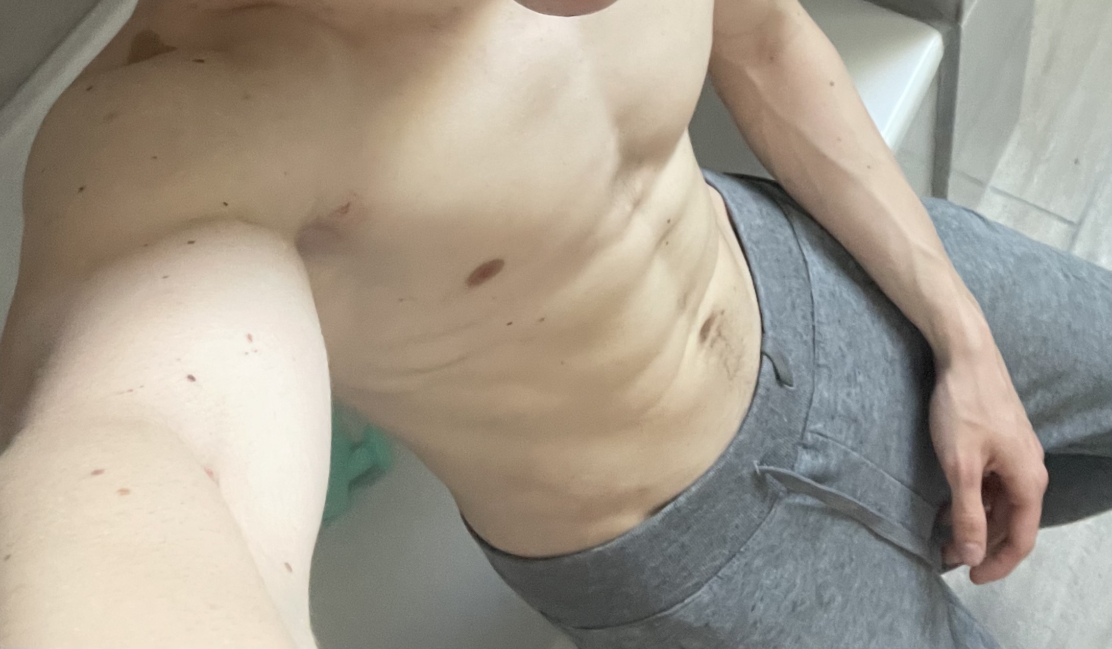 Profil de Guy, 25 ans, Rencontre Gay France à Roy-Boissy