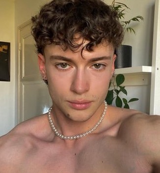Profil de Enver, 24 ans, Rencontre Gay France à Maubec