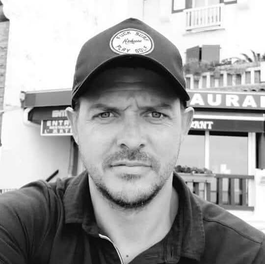 Profil de Venceslas, 45 ans, Rencontre Gay France à Bosrobert