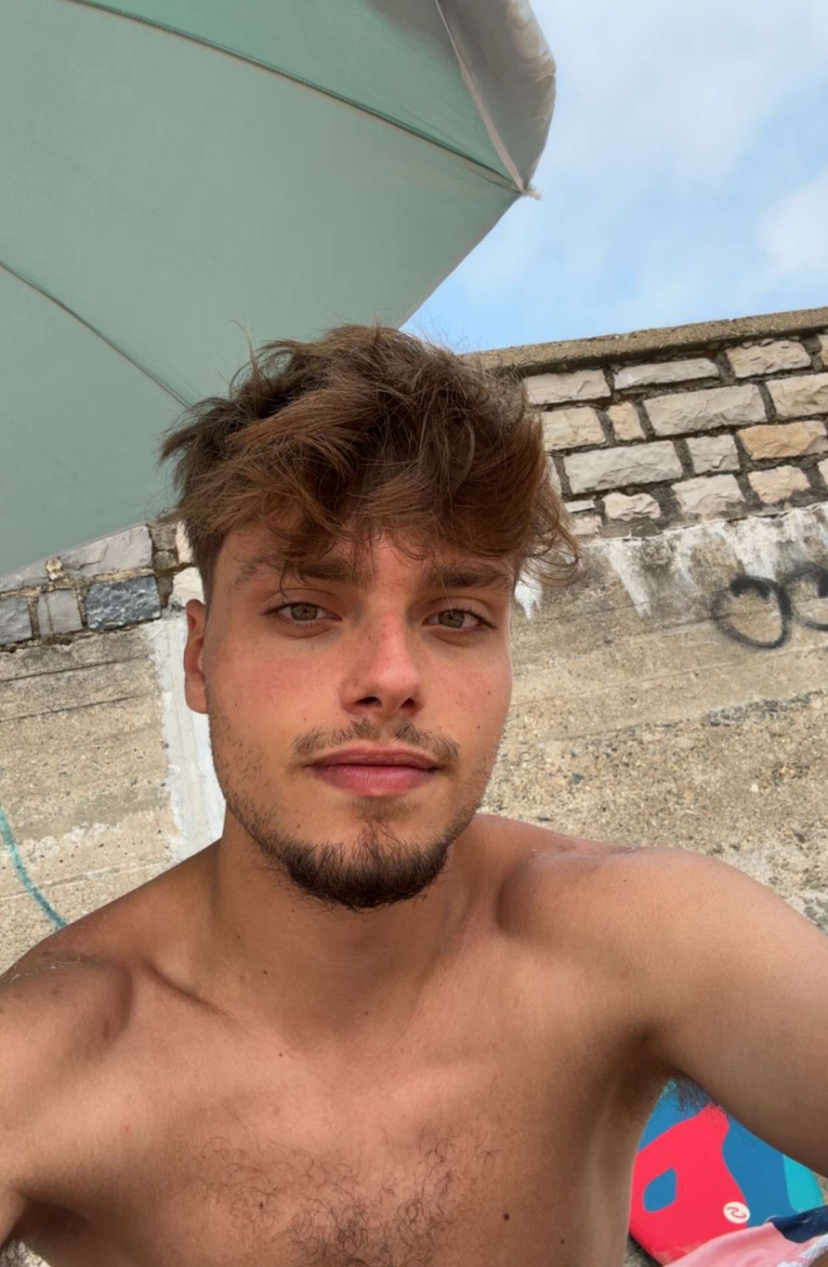 Profil de Iliess, 20 ans, Rencontre Gay France à Bézéril