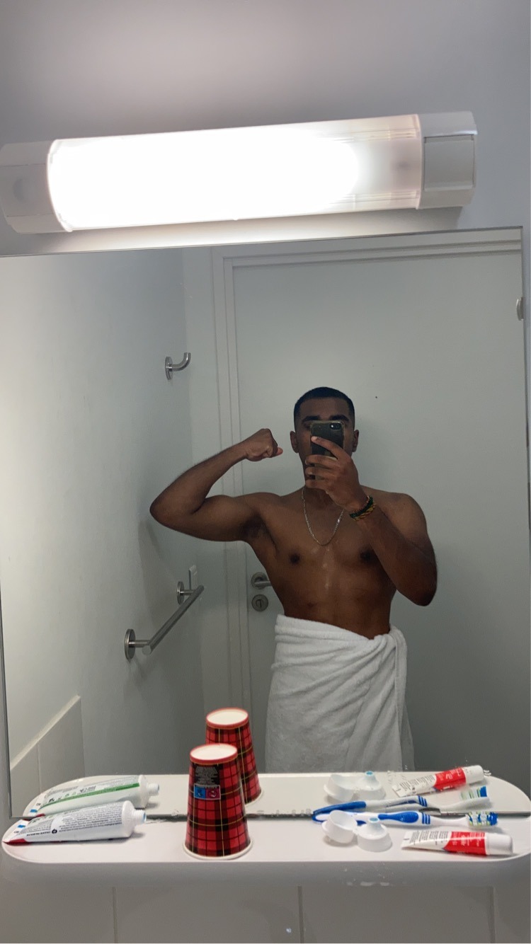Profil de Selyane, 25 ans, Rencontre Gay France à Fleury-la-Montagne