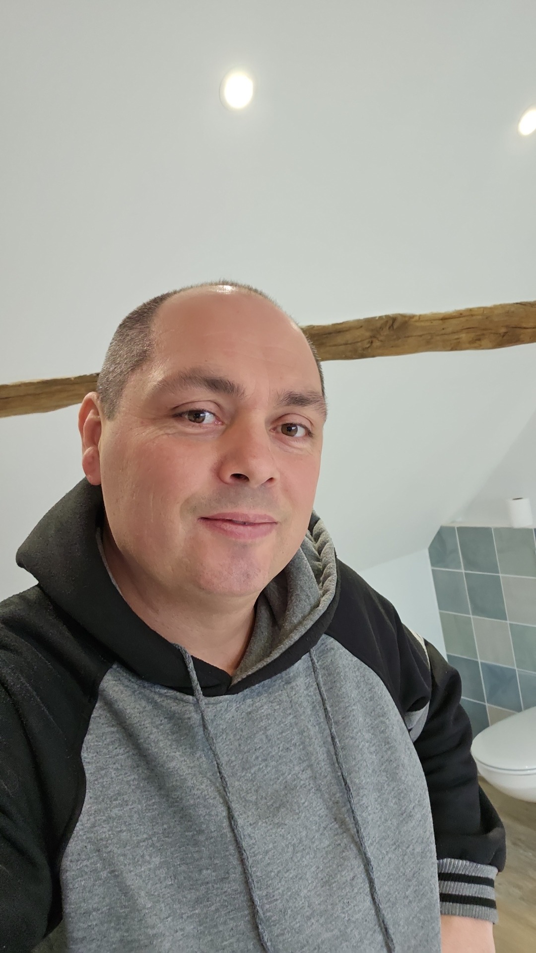 Profil de Jewel, 45 ans, Rencontre Gay France à Champvoisy