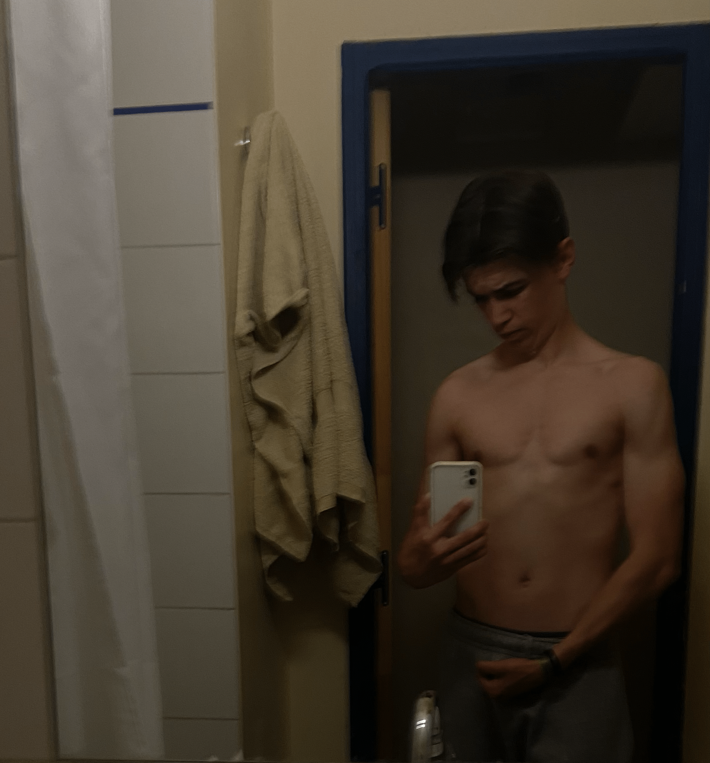 Profil de Messie, 21 ans, Rencontre Gay France à Guern