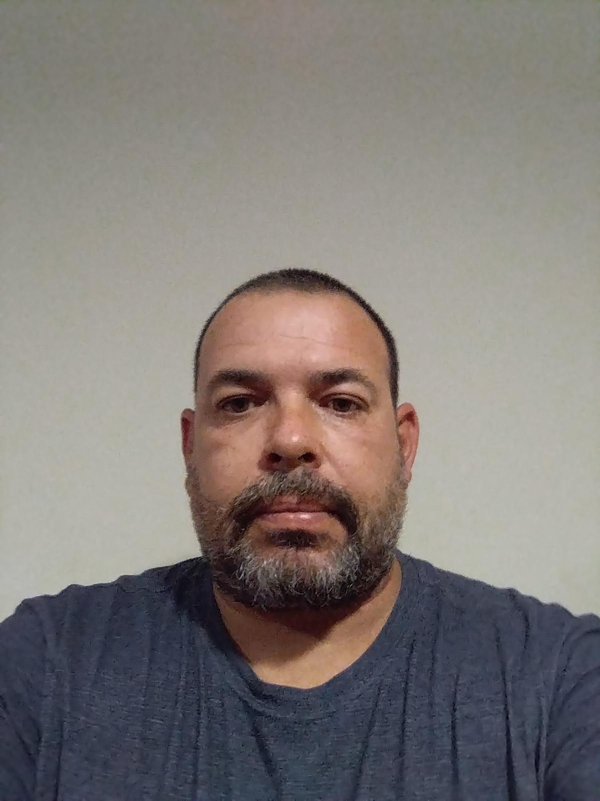 Profil de Nassem, 46 ans, Rencontre Gay France à Compigny