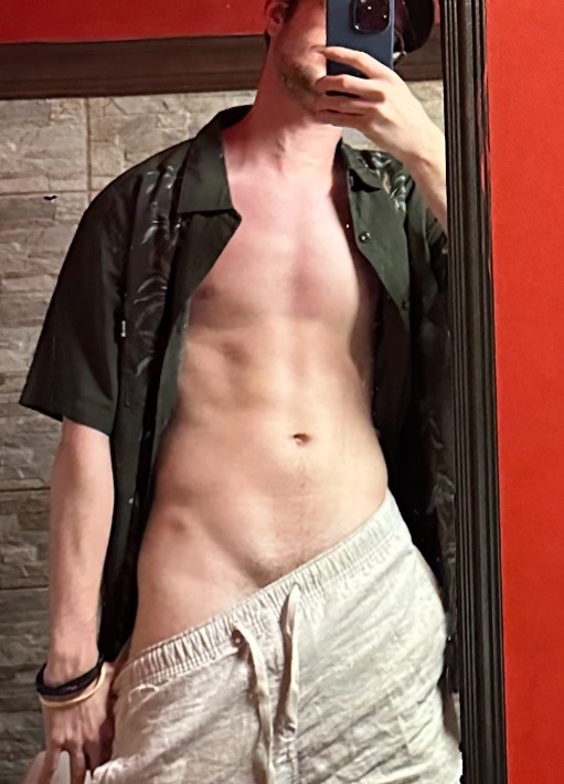 Profil de Saint-cyr, 28 ans, Rencontre Gay France à Savigny-le-Temple