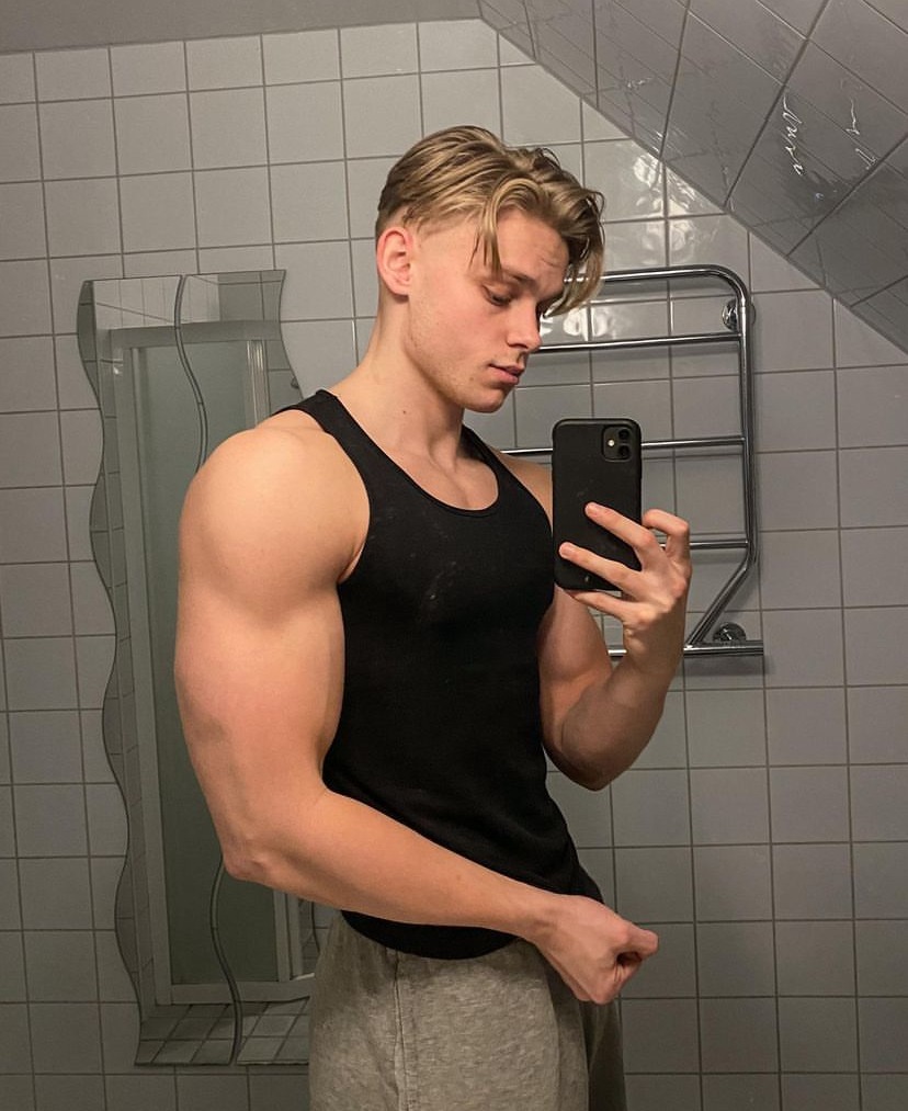 Profil de Manoah, 22 ans, Rencontre Gay France à Pompiac