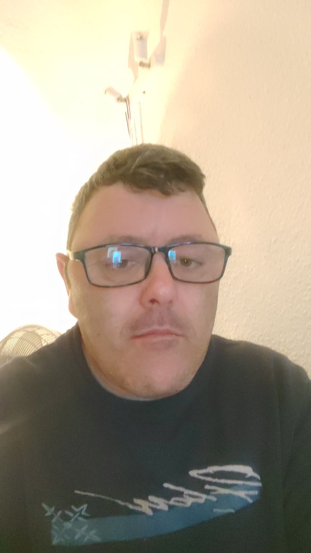 Profil de Rowan, 50 ans, Rencontre Gay France à Compigny