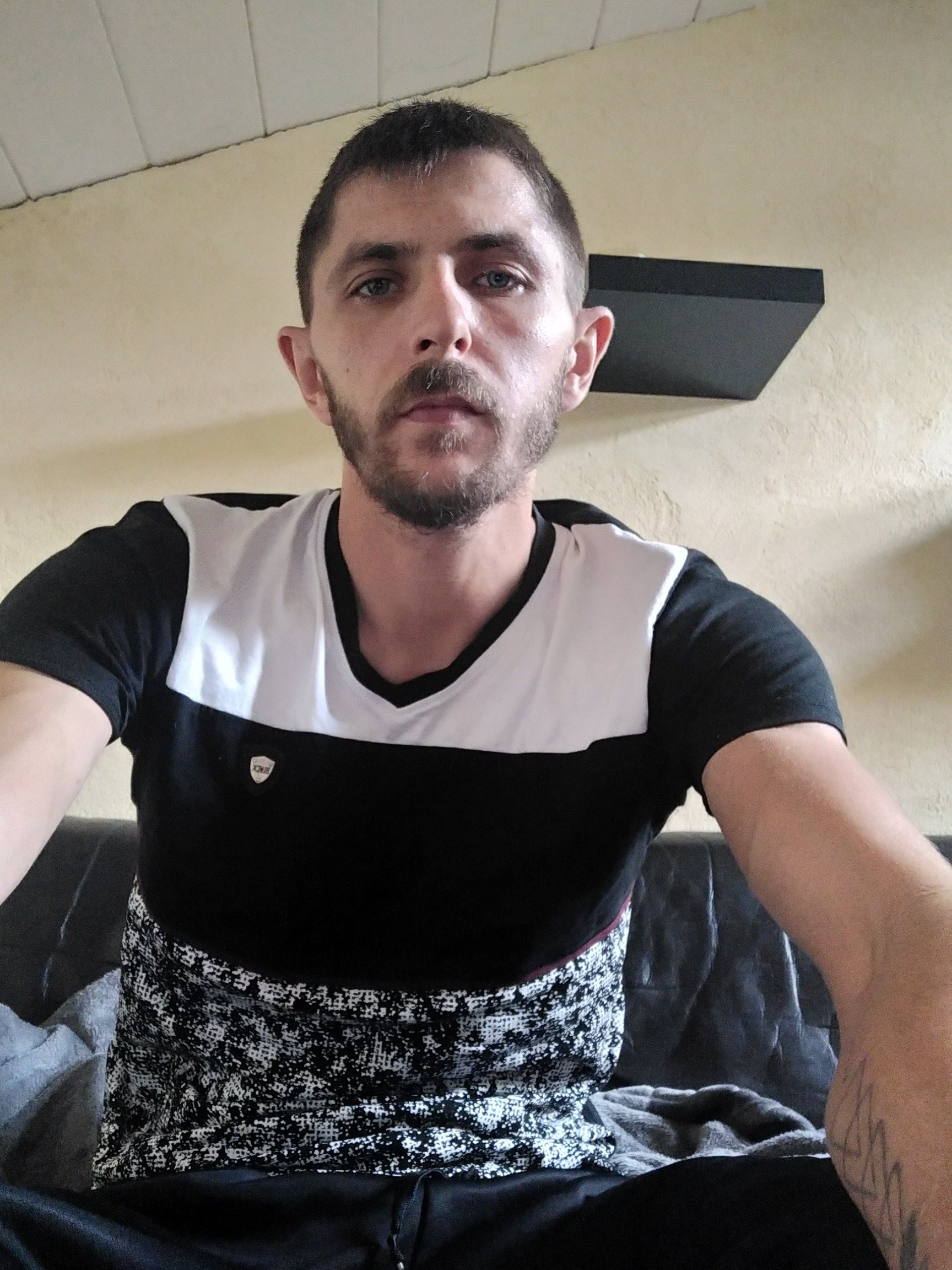 Profil de Paul-adrien, 34 ans, Rencontre Gay France à Trégueux
