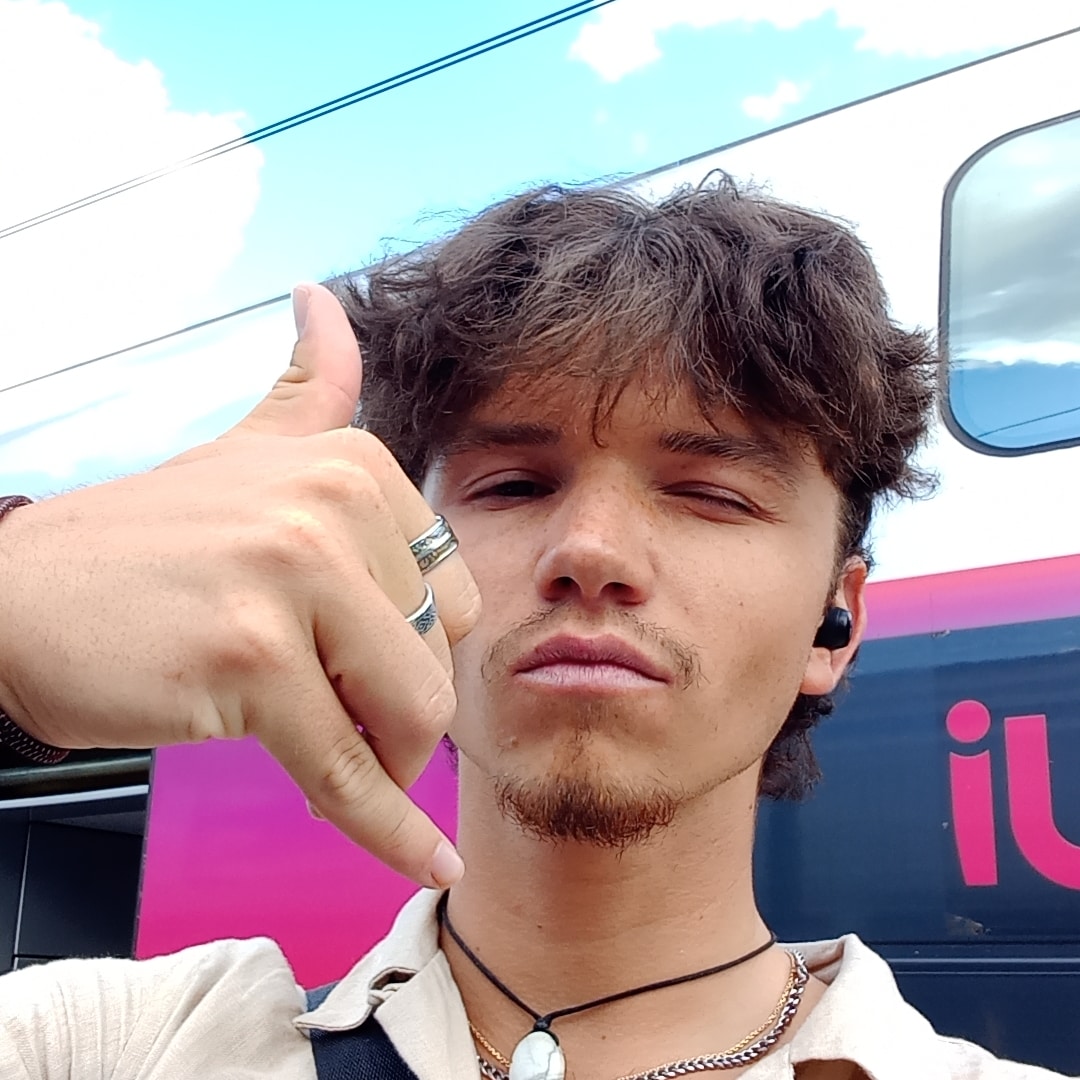 Profil de Ohannes, 22 ans, Rencontre Gay France à Aubenas-les-Alpes