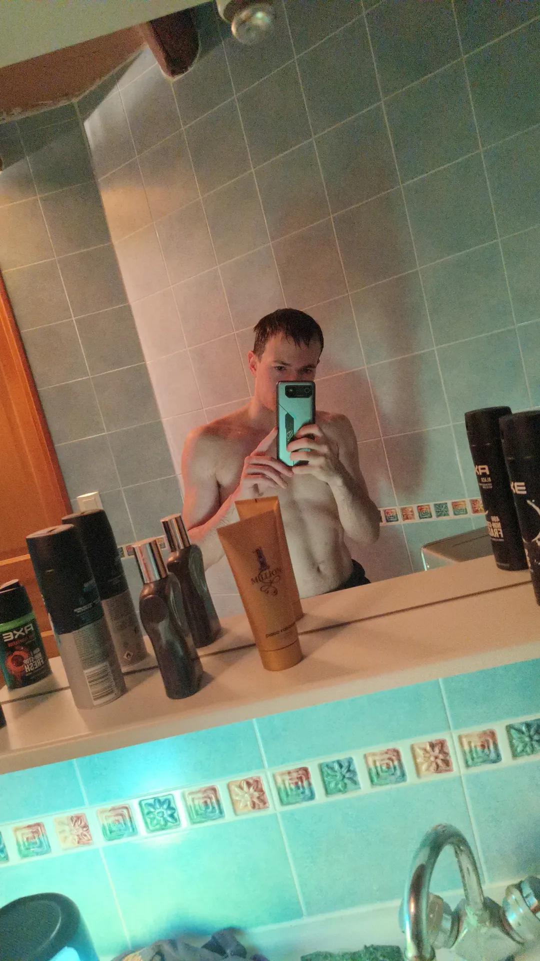 Profil de Ossama, 22 ans, Rencontre Gay France à Chambray