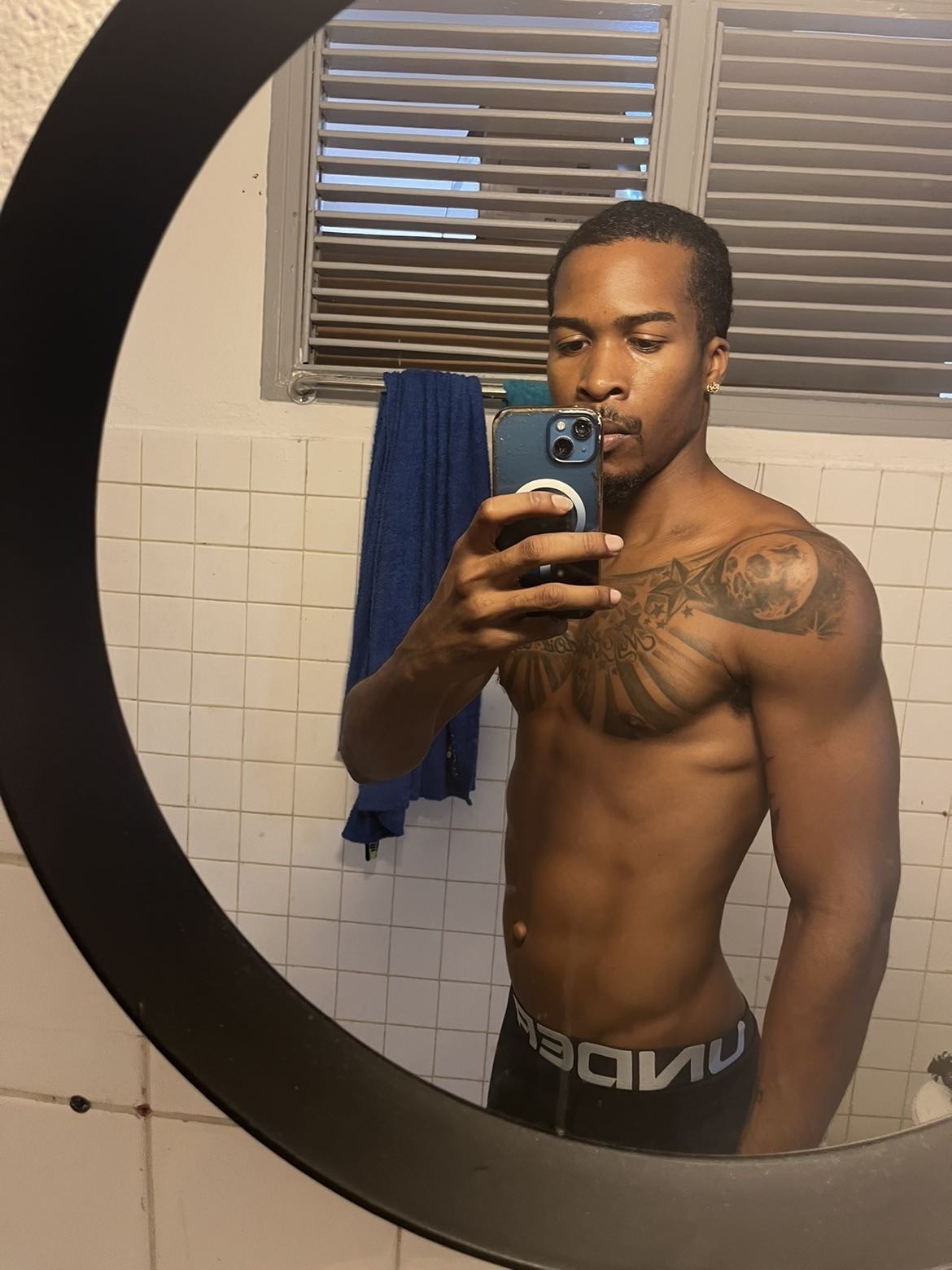 Profil de Robby, 32 ans, Rencontre Gay France à Géraudot